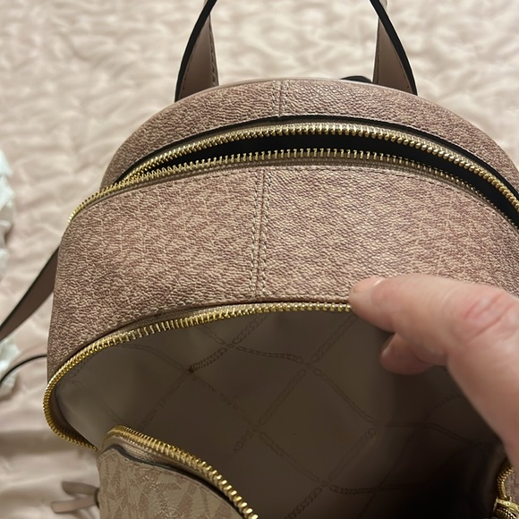 Michael Kors beautiful backpack brand new Approx 13 1/2 x 10! - Picture 2 of 4